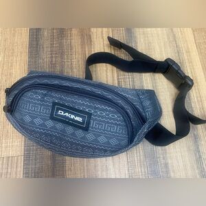 Dakine Hip Waist Pack Fanny Pack Gray Patterned